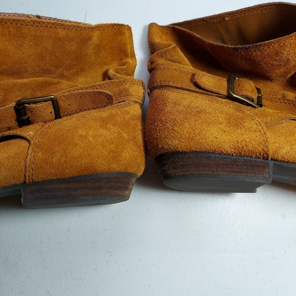 Gianni Bini Ankle Boots Slip-on Slouchy Almond Bootie Buckle Accent Camel Tan 8M - Picture 2 of 9